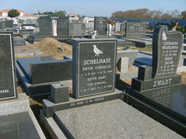 SCHELHASE Pieter Cornelius 1912-1984 &amp; Edith Mary NIEMAND 1920-1993