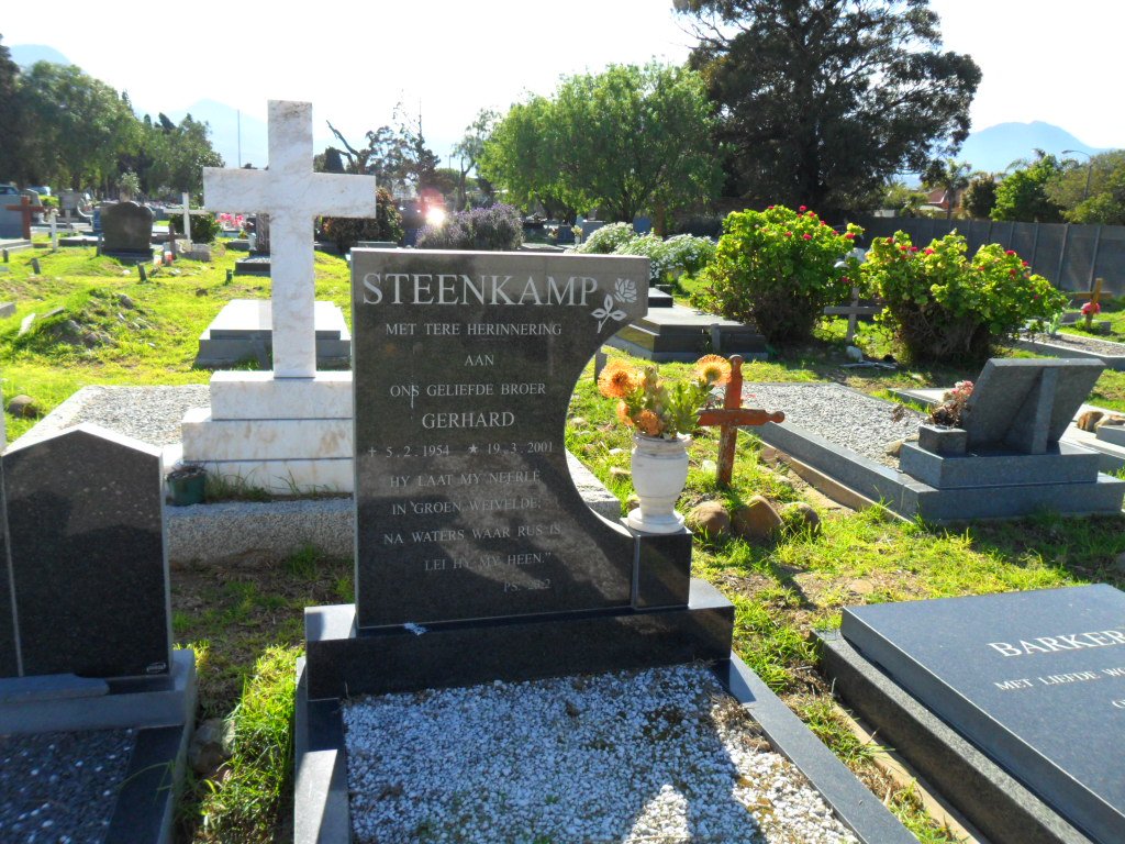 STEENKAMP Gerhard 1954-2001