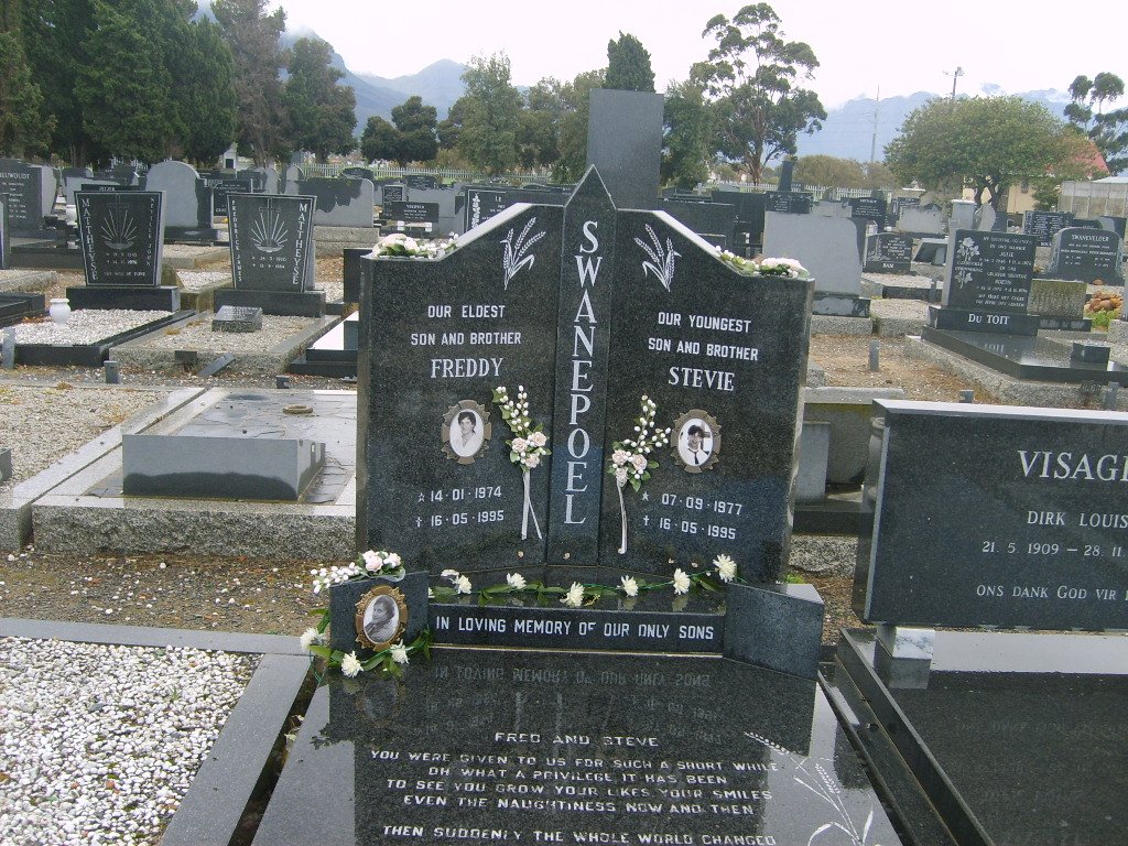 SWANEPOEL Freddy 1974-1995 ::  SWANEPOEL Stevie 1977-1995