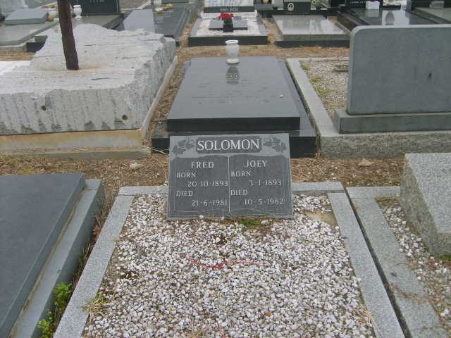 SOLOMON Fred 1893-1981 &amp; Joey 1893-1982