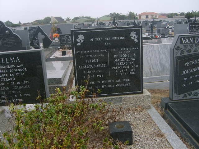 ? Petrus Albertus 1911-1952 &amp; Petronella Magdalena Elizabeth VOS 1914-1986