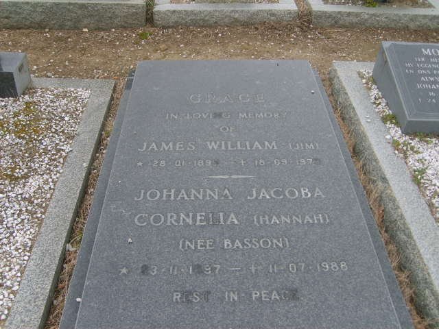 ? James William 189?-197? &amp; Johanna Jacoba cornelie BASSON 1897-1988