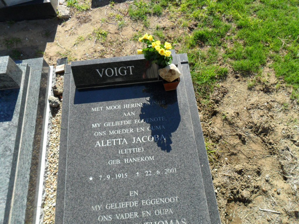 VOIGT Aletta Jacoba nee HANEKOM 1915-2001 &amp; ?