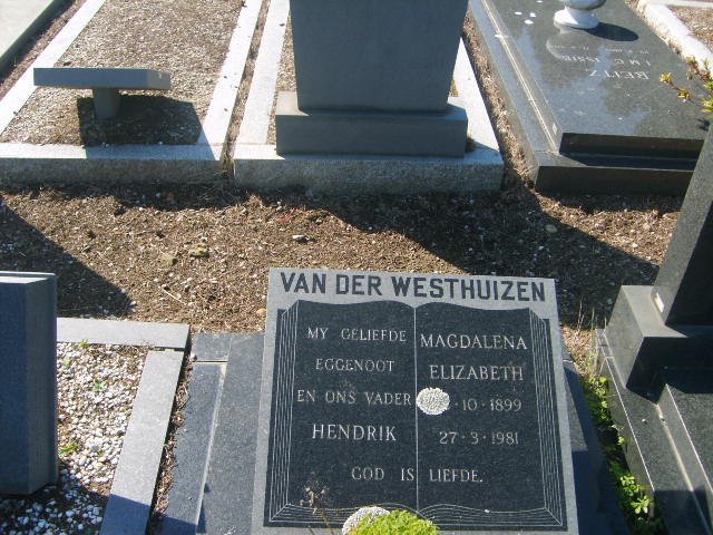 WESTHUIZEN Hendrik, van der &amp; Magdalena Elizabeth 1899-1981
