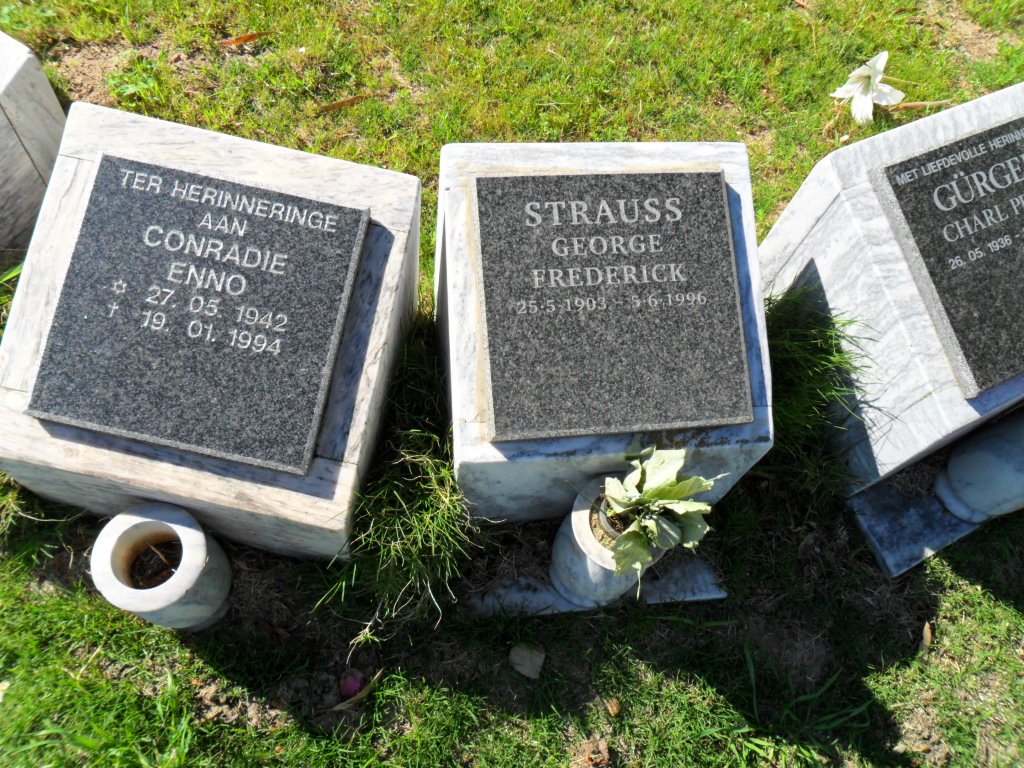 CONRADIE Enno 1942-1994 :: STRAUSS George Frederick 1903-1996
