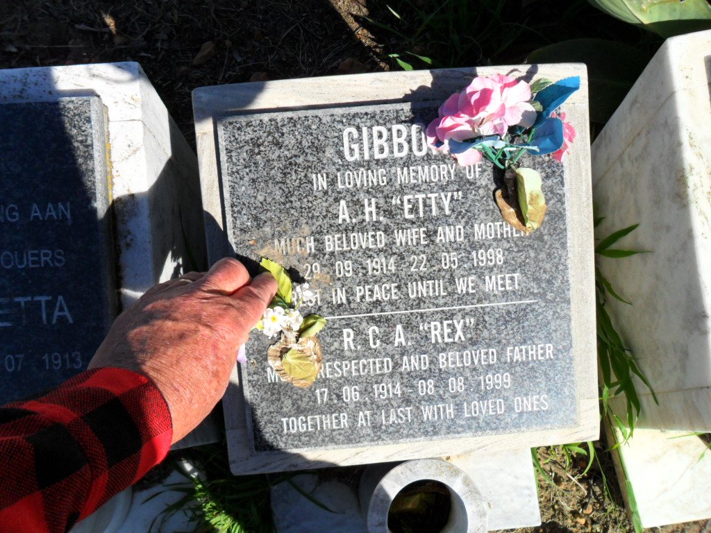 GIBBON R.C.A. 1914-1999 &amp; A.H. 1914-1998