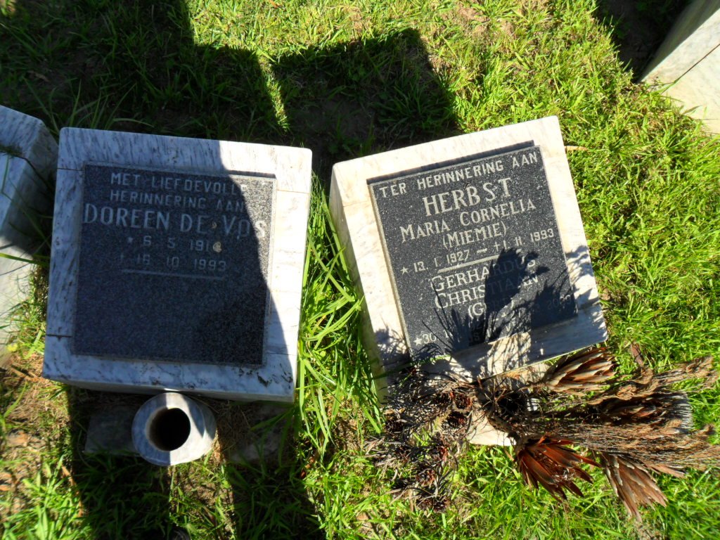 VOS Doreen, de -1993 :: HERBST Gerhardus Christiaan &amp; Maria Cornelia 1927-1993
