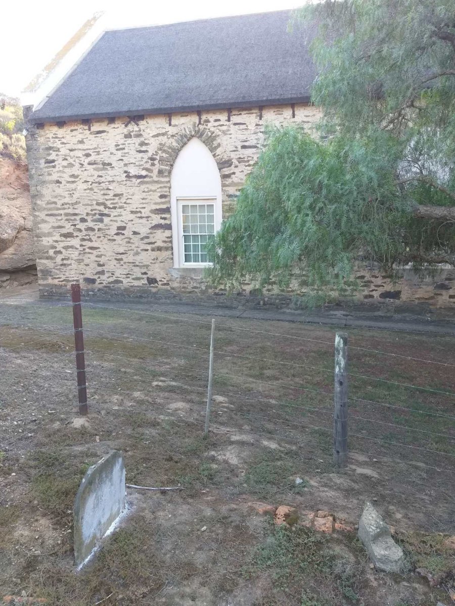 4. Graf by Malgas NG Kerk / Grave at Malgas DR Church