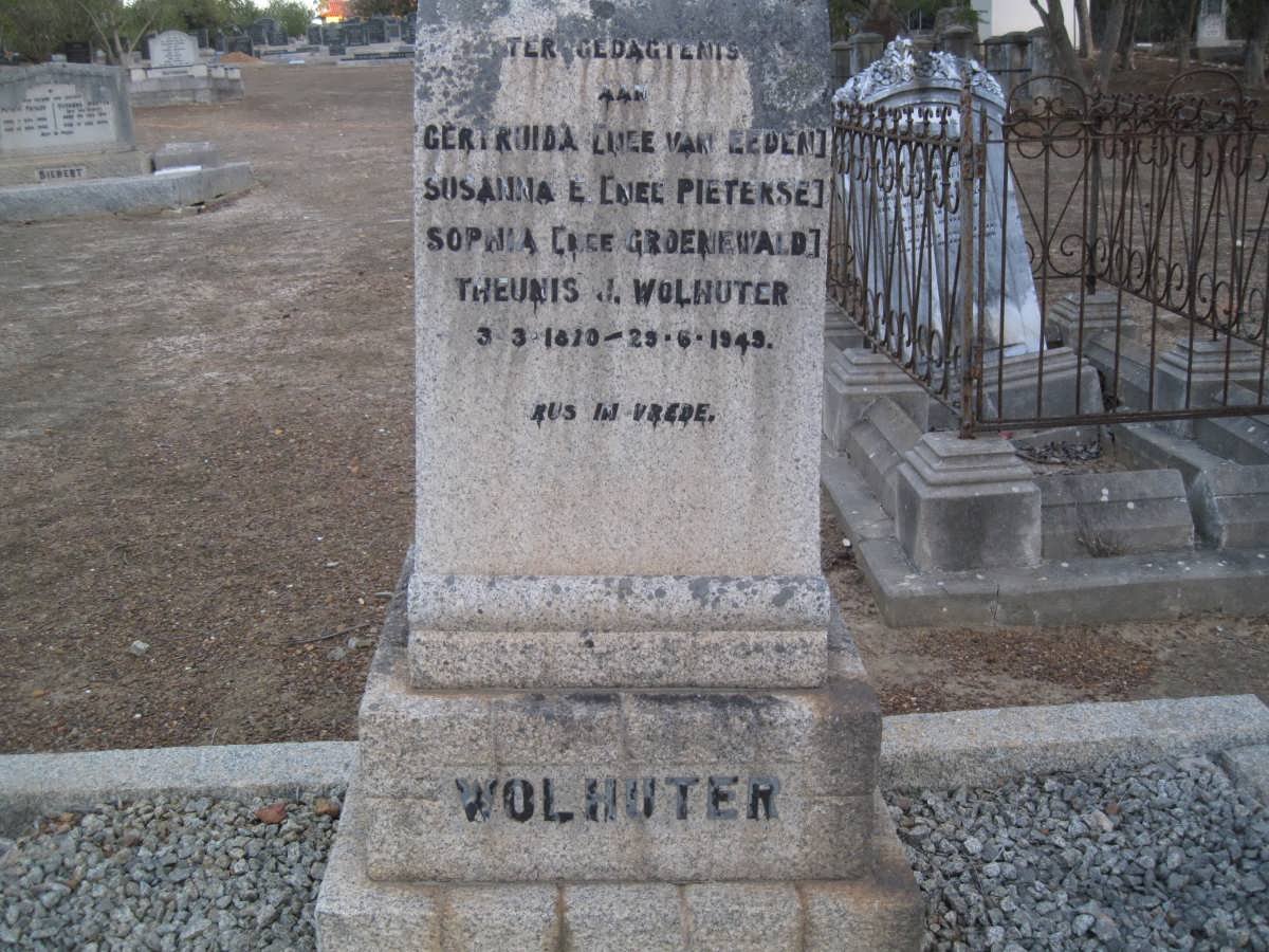 WOLHUTER Theunis J. 1870-1949 &amp; Gertruida nee VAN EEDEN &amp; Susanna E. nee PIETERSE &amp;  Sophia nee GROENEWALD