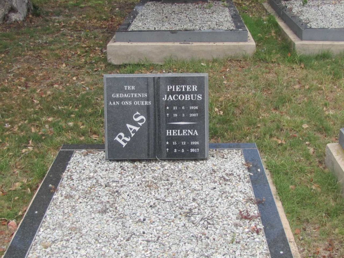 RAS Pieter Jacobus 1926-2007 &amp; Helena 1926-2017