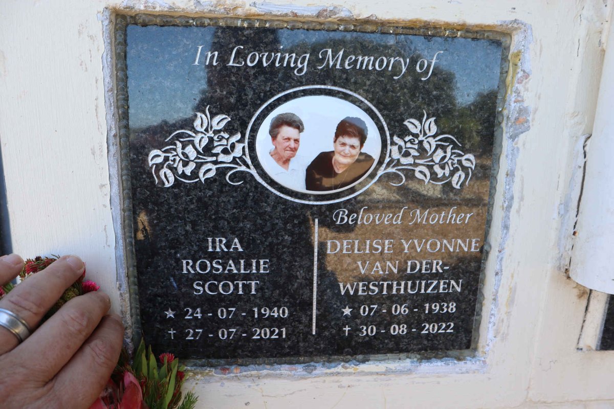 WESTHUIZEN Delise Yvonne, van der 1938-2022 :: SCOTT Ira Rosalie 1940-2021