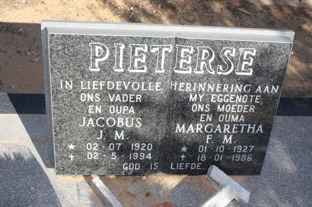 PIETERSE Jacobus J.M. 1920-1994 &amp; Margaretha F.M. 1927-1986