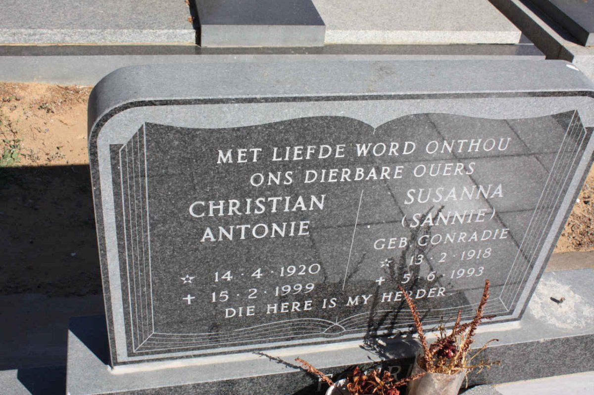 ? Christian Antonie 1920-1999 &amp; Susanna CONRADIE 1918-1993