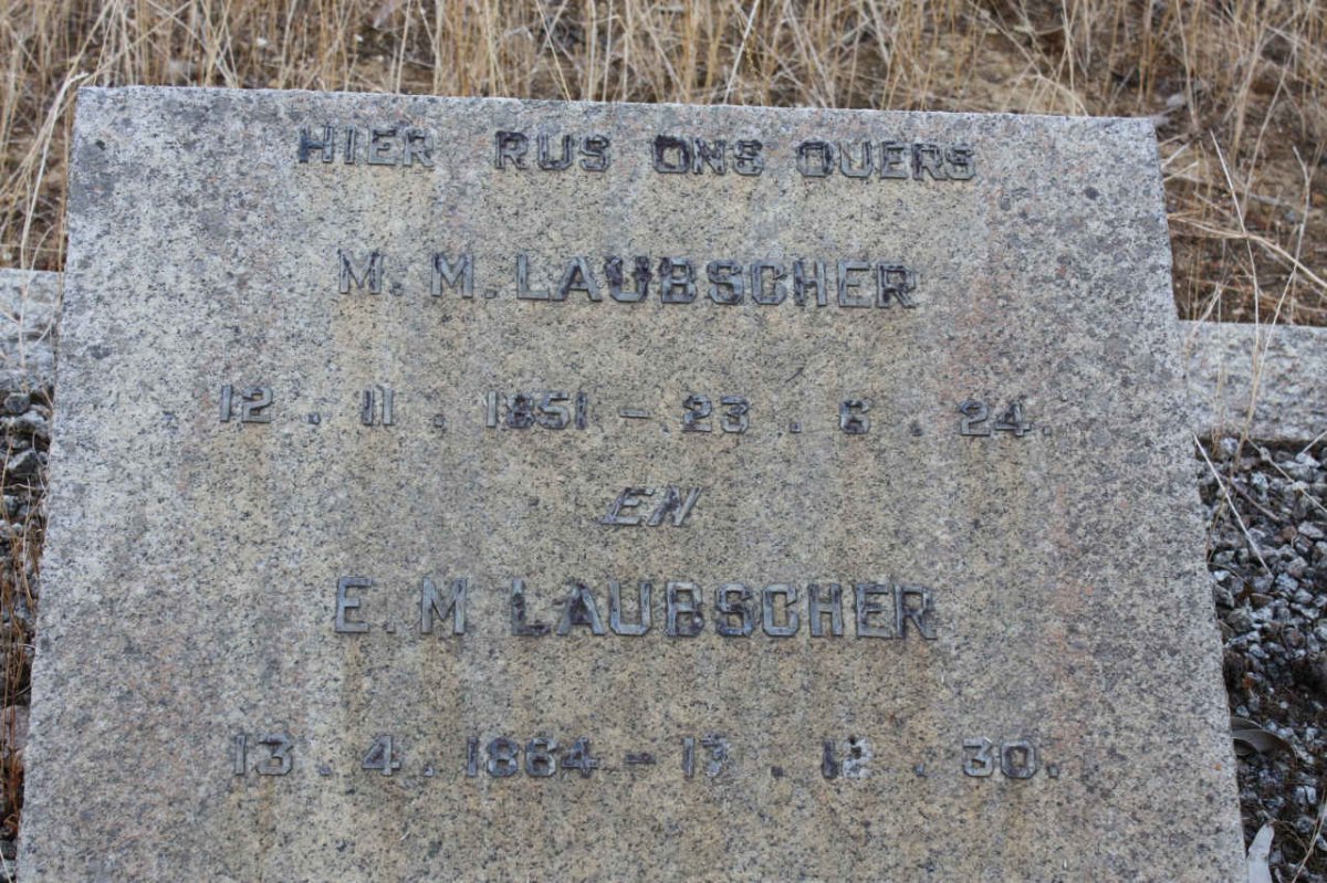 LAUBCHER M.M. 1851-1924 &amp; E.M. 1864-1930