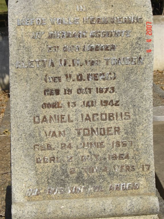 TONDER Daniel Jacobus, van 1867-1954 &amp; Aletta M.M. V.D. BERG 1873-1942