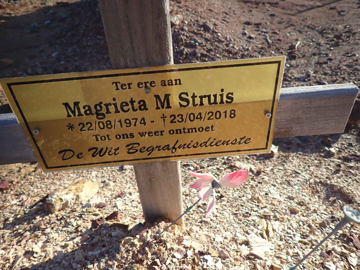 STRUIS Magrieta M. 1974-2018