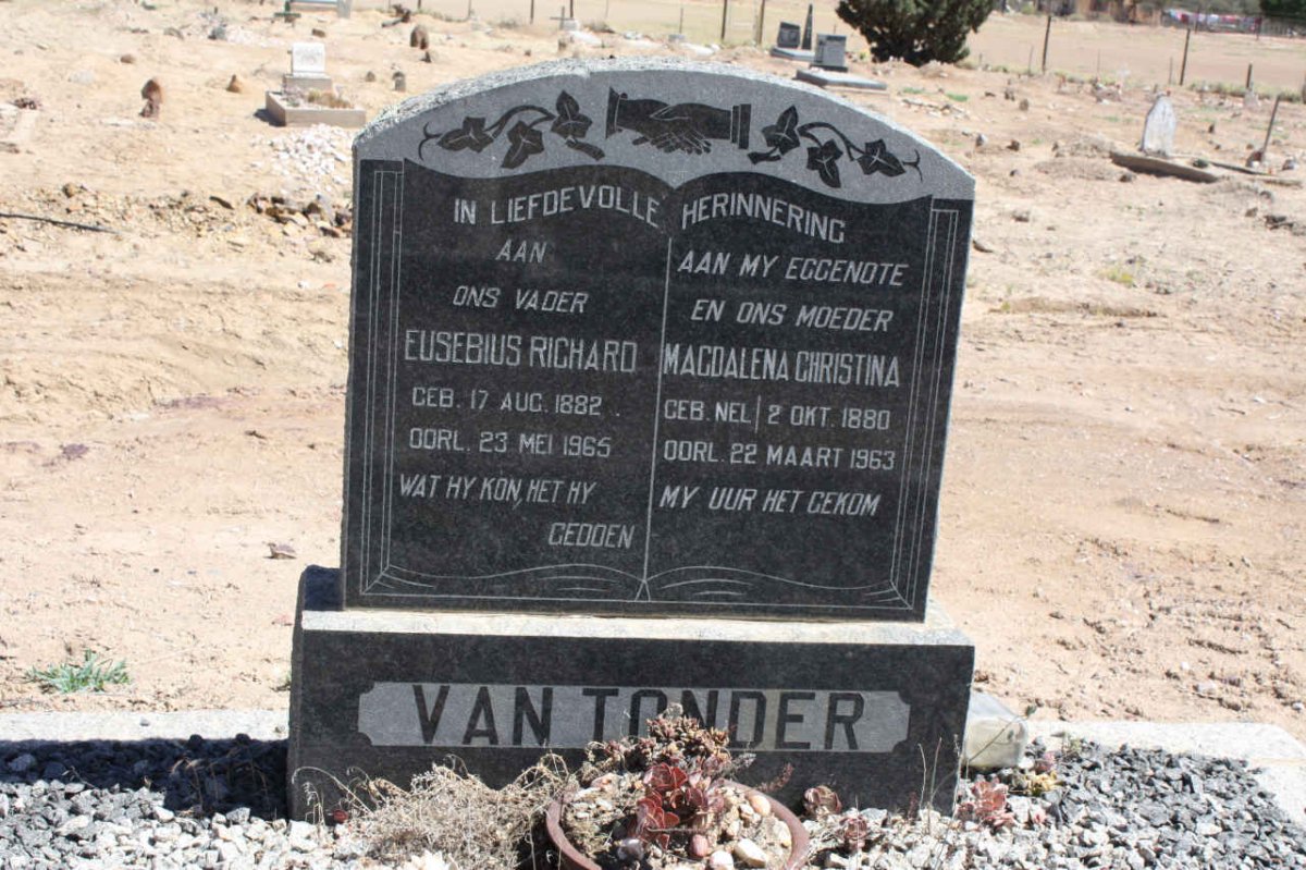 TONDER Eusebius, van 1882-1965 &amp; Magdalena Christina NEL 1880-1963