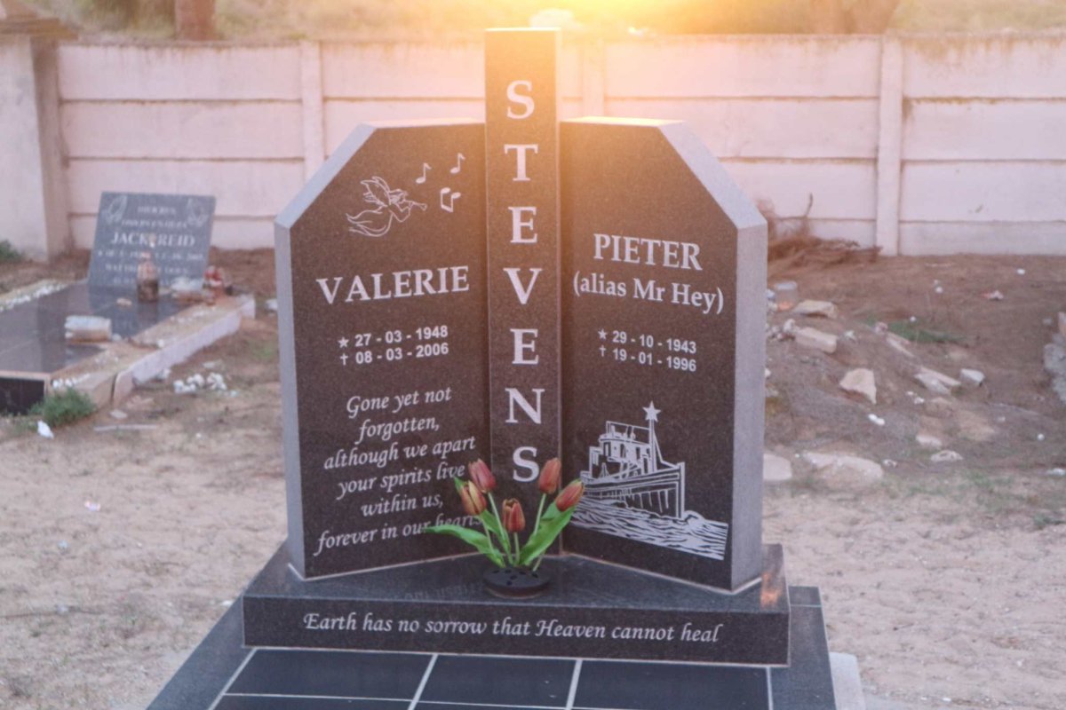 STEVENS Pieter 1943-1996 &amp; Valerie 1948-2006
