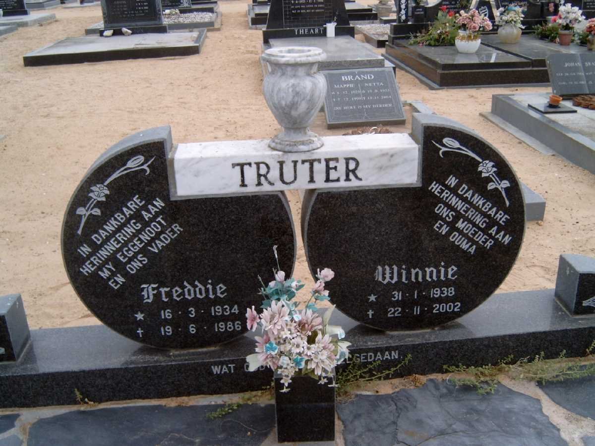 TRUTER Freddie 1934-2986 &amp; Winnie 1938-2002