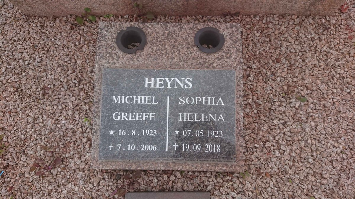 HEYNS Michiel Greeff 1923-2006 &amp; Sophia Helena 1923-2018