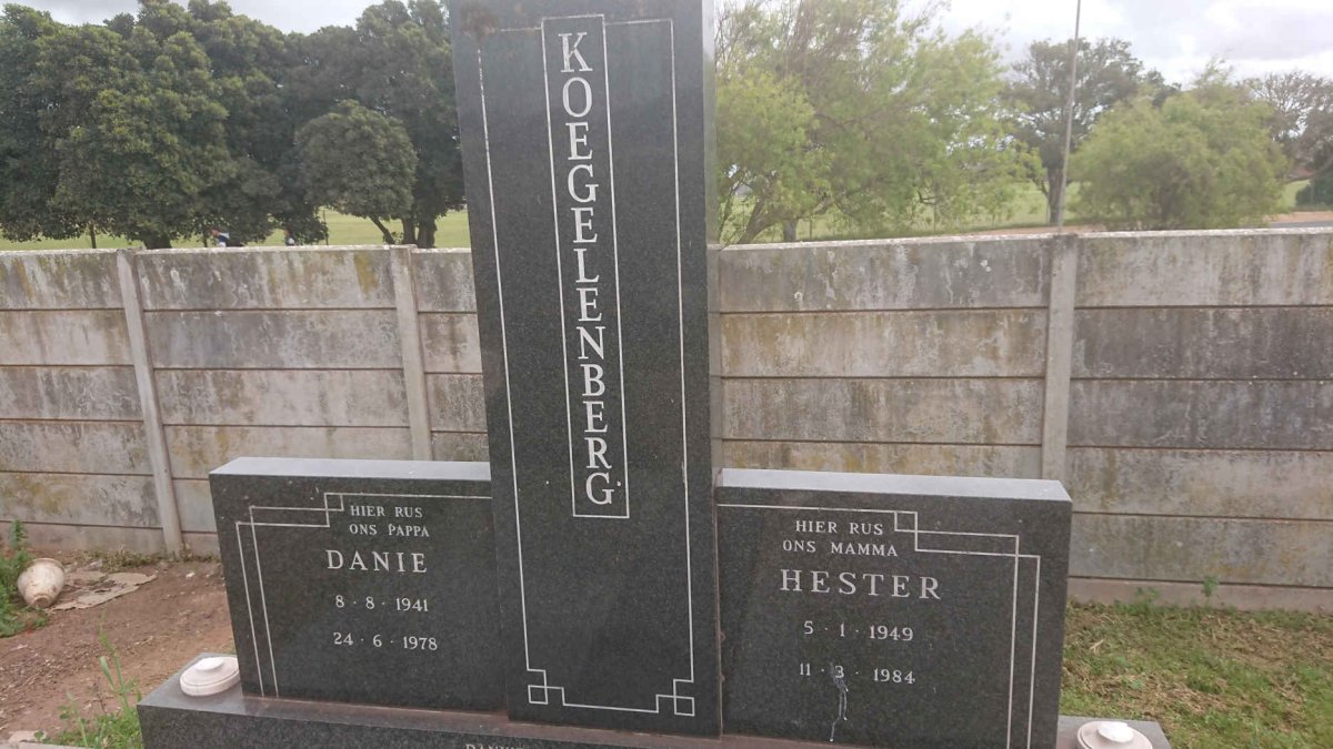 KOEGELENBERG Danie 1941-1978 &amp; Hester 1949-1984