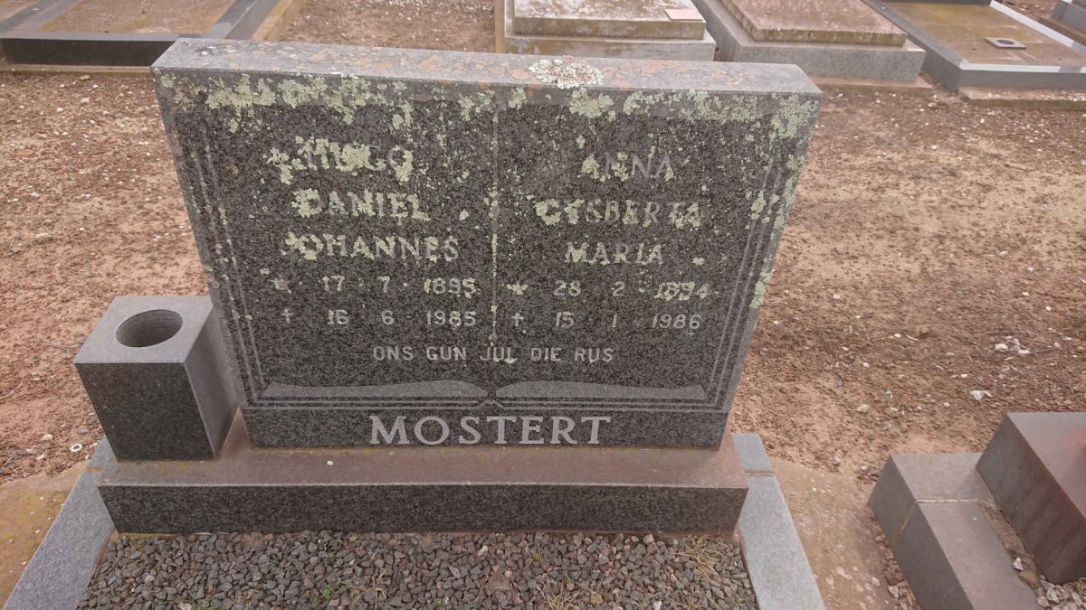 MOSTERT Daniel Johannes 1895-1985 &amp; Anna Gysberta Maria 1894-1986