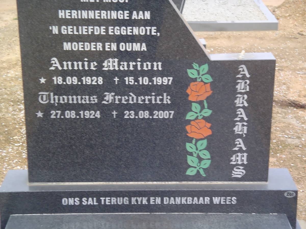 ABRAHAMS Thomas Frederick 1924-2007 &amp; Annie Marion 1928-1997