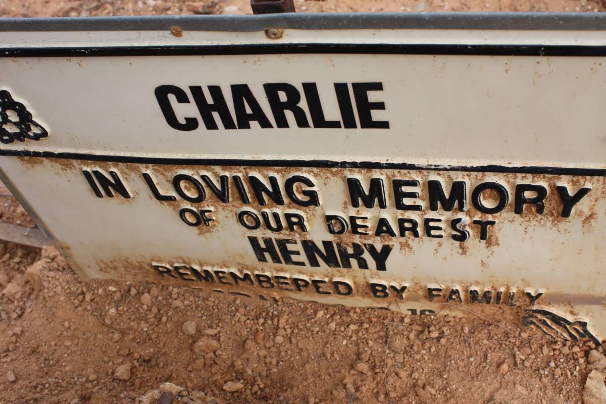 CHARLIE Henry