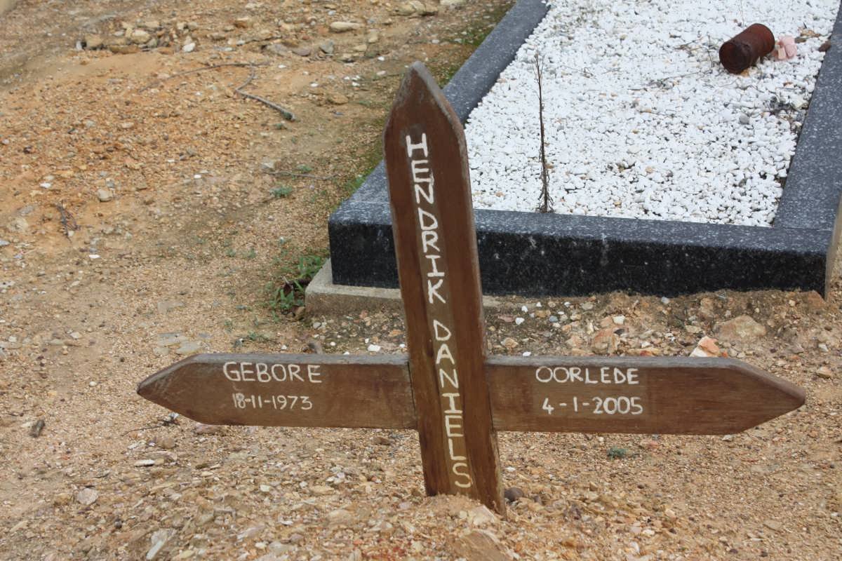 DANIELS Hendrik 1973-2005