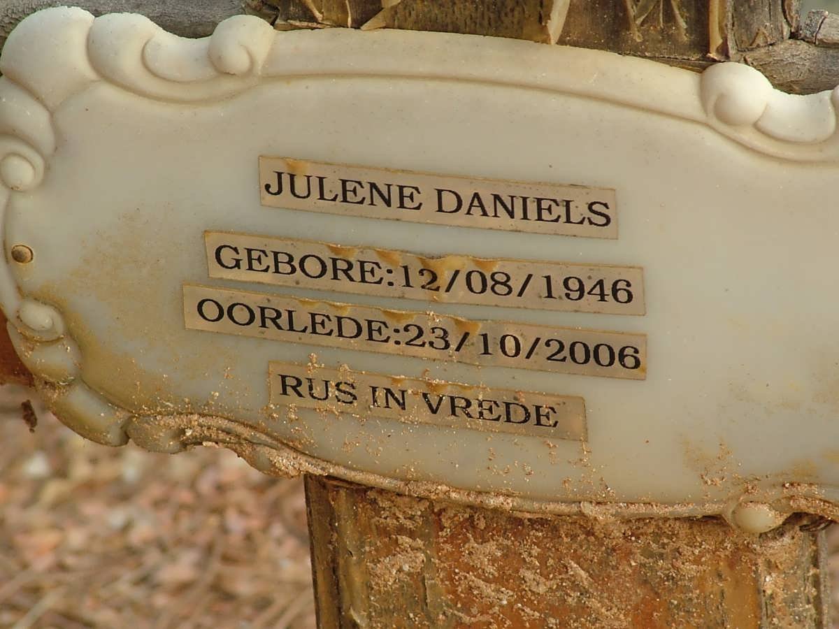 DANIELS Julene 1946-2006