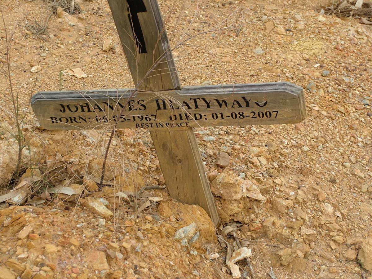 HLATYWAYO Johannes 1967-2007