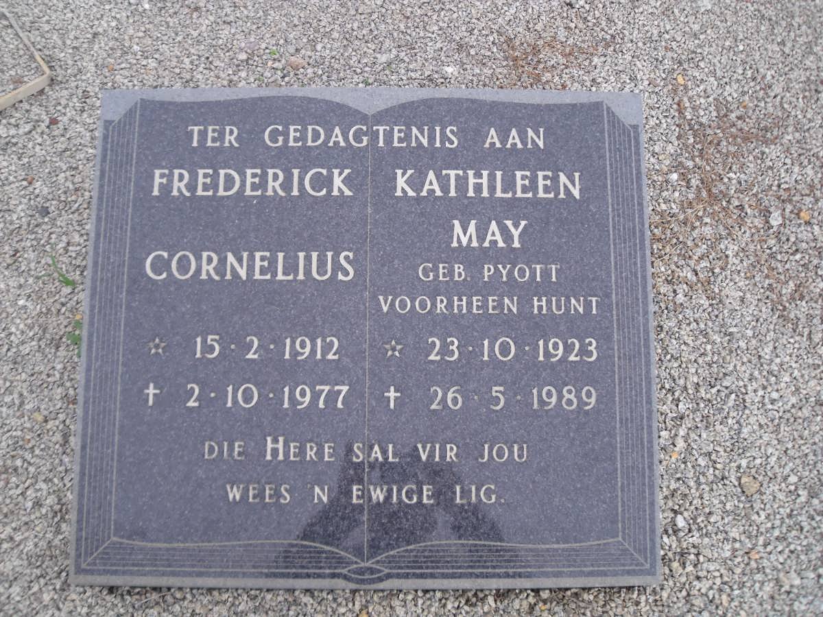 HUNT Frederick Cornelius 1912-1977 &amp; Kathleen May formerly HUNT nee PYOTT 1923-1989