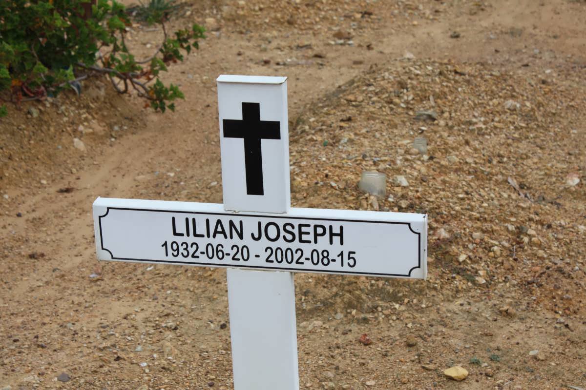 JOSEPH Lilian 1932-2002