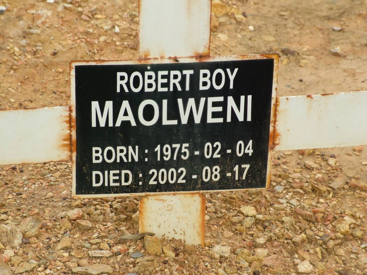 MAOLWENI Robert Boy 1975-2002