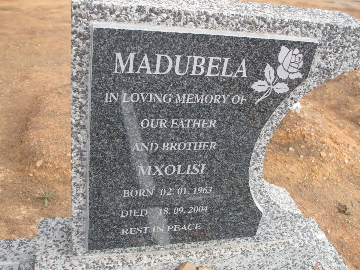 MADUBELA Mxolisi 1963-2004