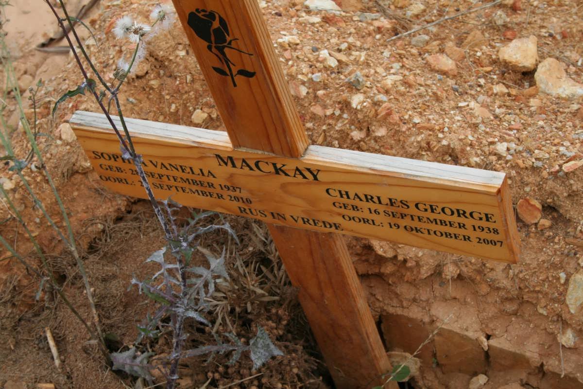 MACKAY Charles George 1938-2007 &amp; Sophia Vanelia 1937-2010