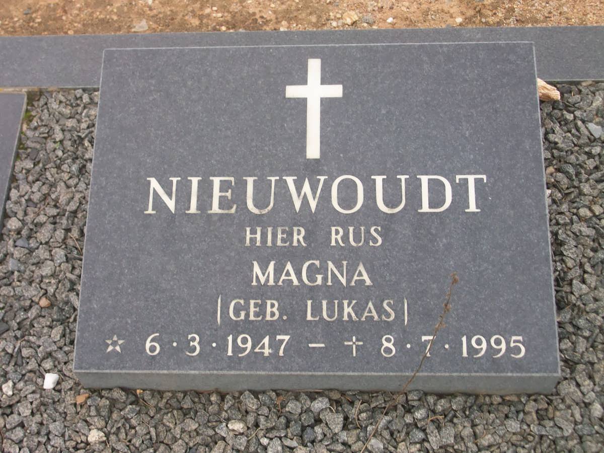 NIEUWOUDT Magna LUKAS 1947-1995
