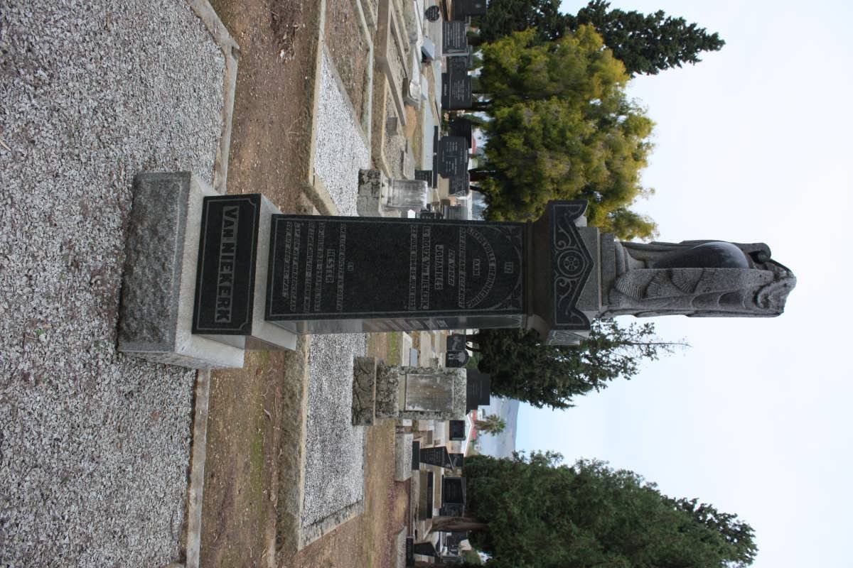 NIEKERK Johannes Le Roux, van 1884-1929 :: VAN NIEKERK Hester 1928-1953