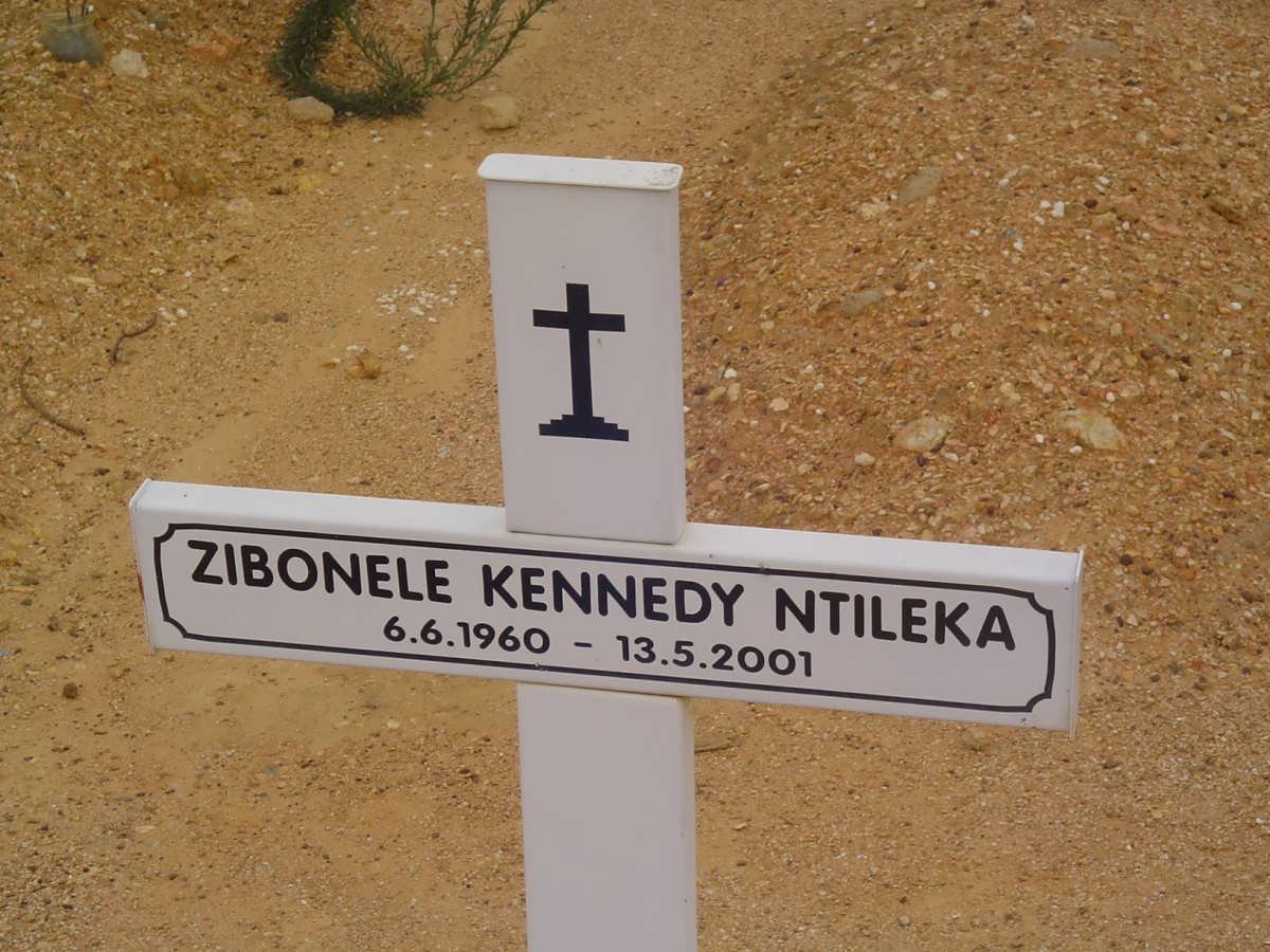 NTILEKA Zibonele Kennedy 1960-2001