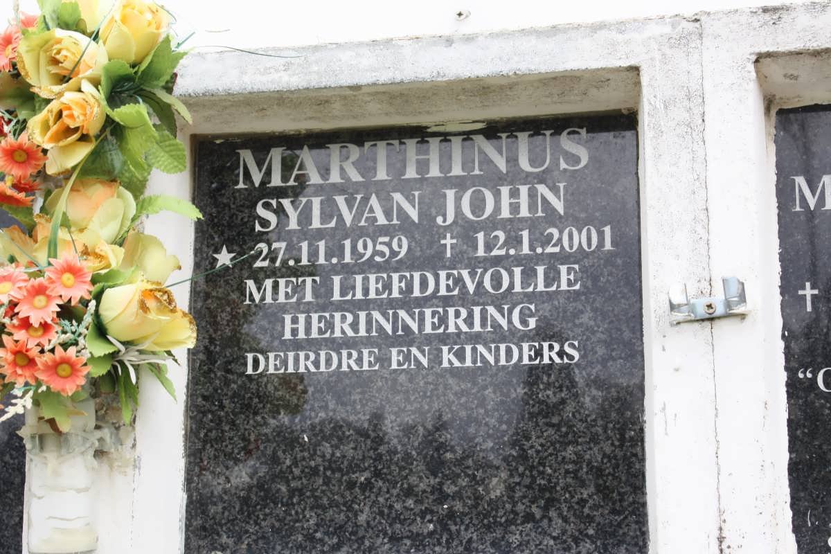 MARTHINUS Sylvan John 1959-2001