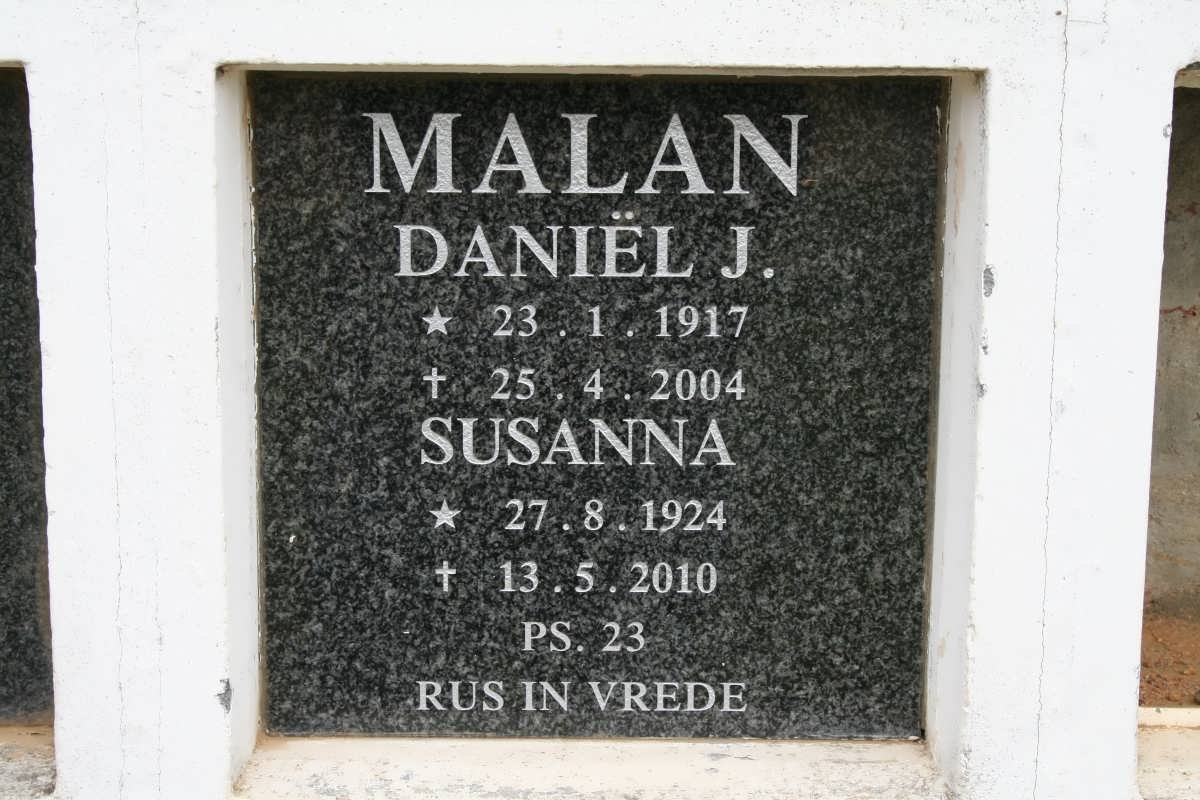 MALAN Daniel J. 1917-2004 &amp; Susanna 1924-2010