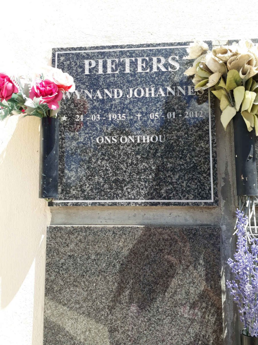 PIETERS Wynand Johannes 1935-2012