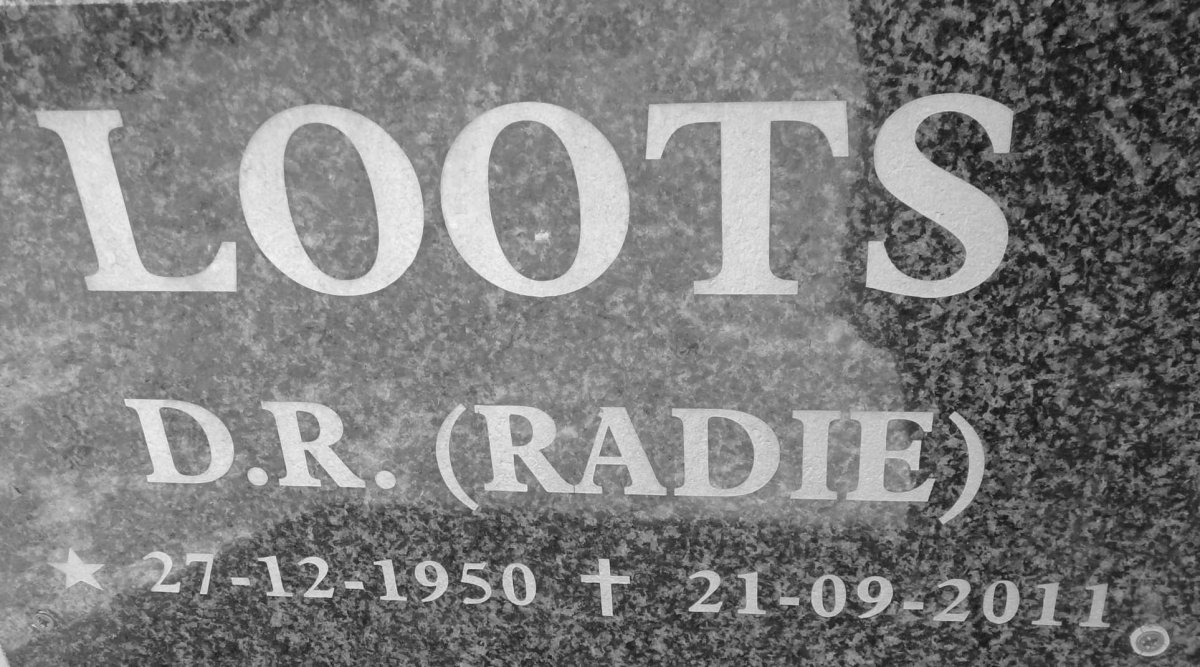 LOOTS D.R. 1950-2011
