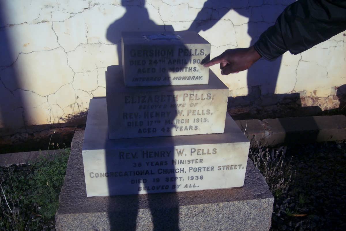 PELLS Henry W. -1938 &amp; Elizabeth -1915 :: PELS Gershom-190?