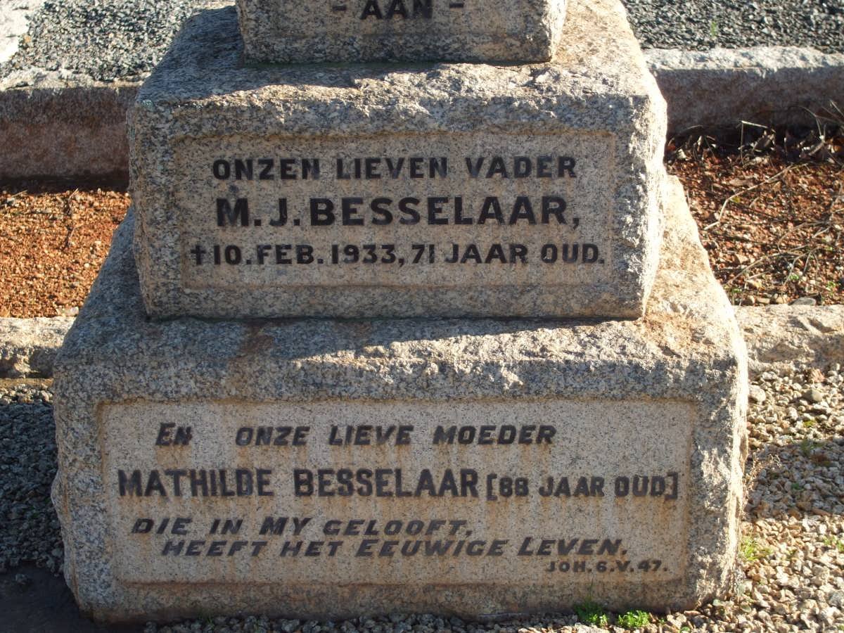 BESSELAAR M.J. -1933 &amp; Mathilde
