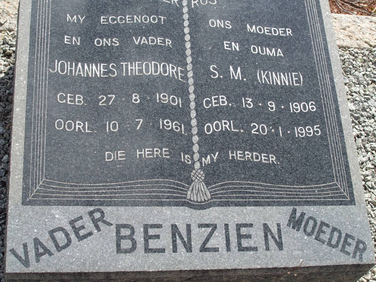BENZIEN Johannes Theodore 1901-1961 &amp; S.M. 1906-1995