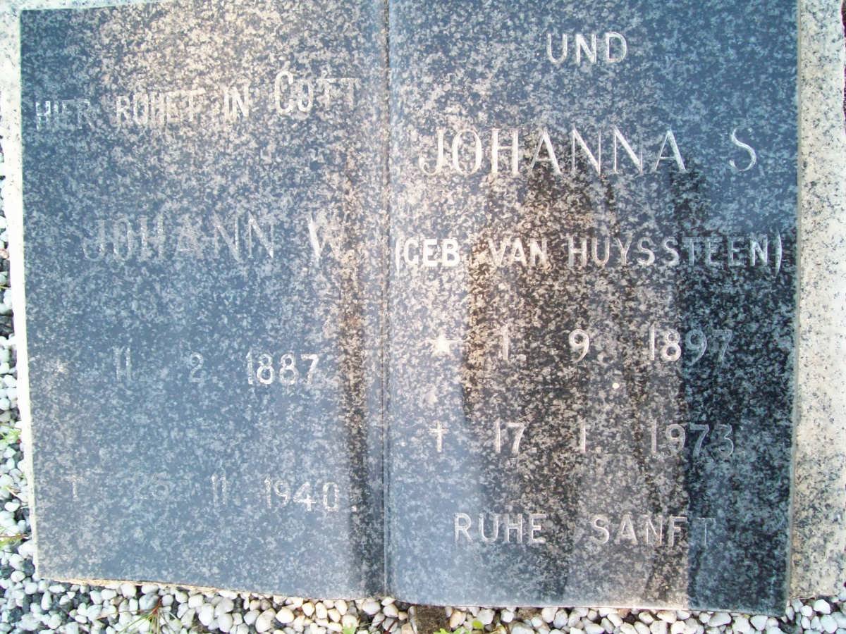 ? Johann W. 1887-1940 &amp; Johanna S. VAN HUYSSTEEN 1897-1973