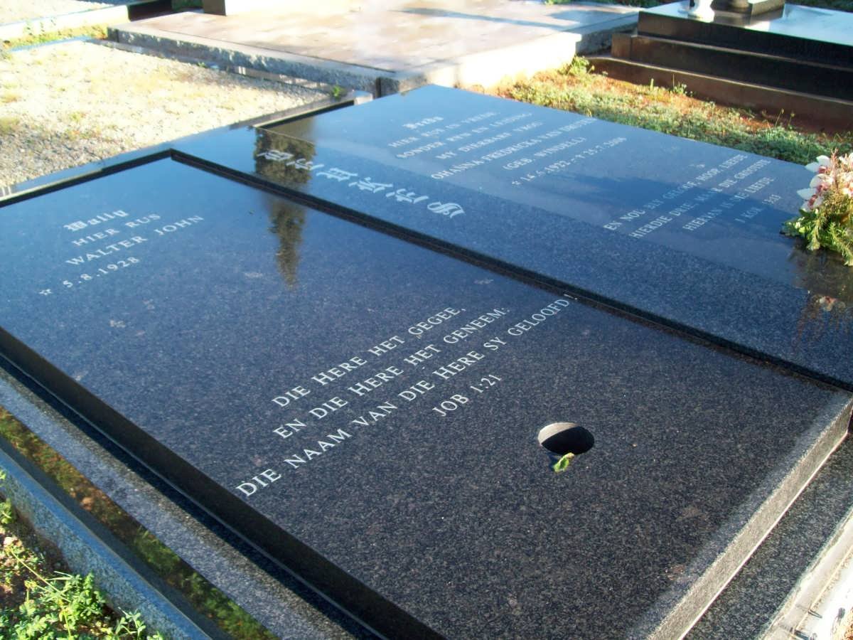 BEUKES Walter John 1928- &amp; Johanna Fredricka van Druten nee WINDELL 1922-2006