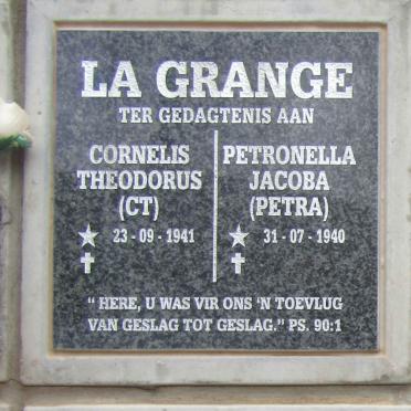 GRANGE Cornelis Theodorus, la 1941- & Petronella Jacoba 1940-