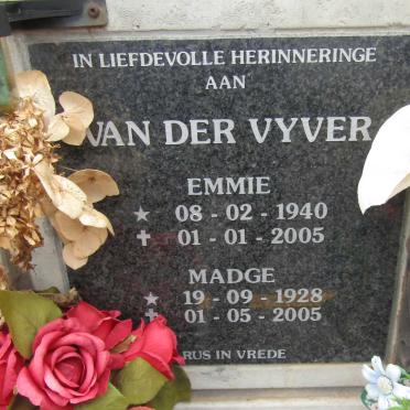 VYVER Madge, van der 1928-2005 :: VAN DER VYVER Emmie 1940-2005